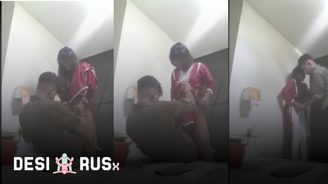 Bathroom Mein Romantic Moment | Desi Couple Ki Love Story-desirusx